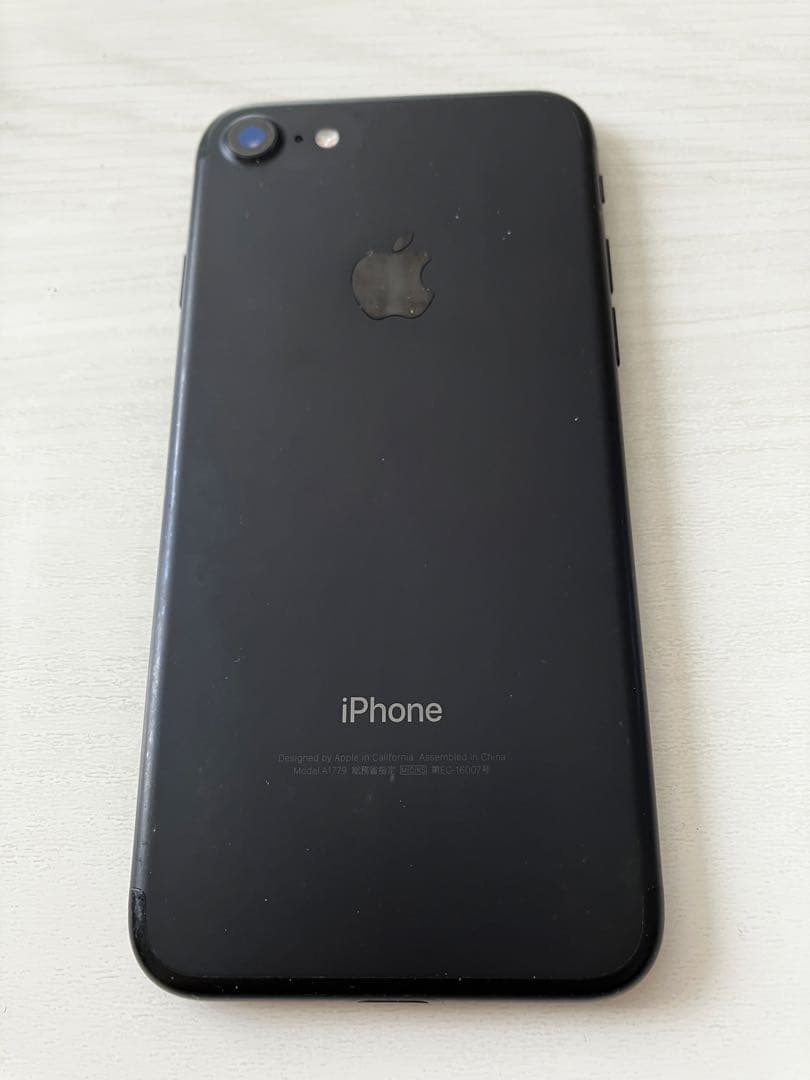 【新品バッテリー交換済】iPhone7 128GB ブラック SIMフリー