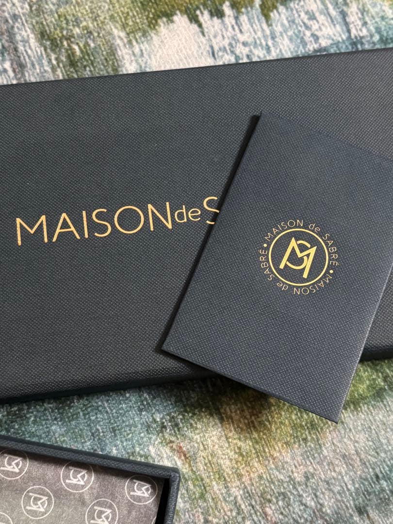 MAISON des SABRÉ グリーン iPhone15ケース