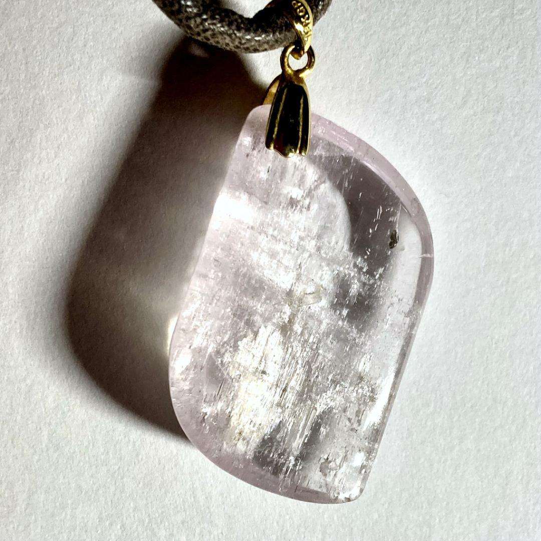 【優しい女神】クンツァイト 天然石ペンダント