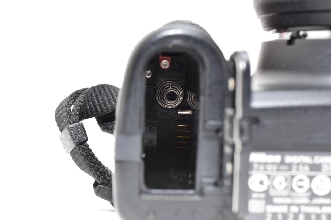 【極美品・シャッター数2214回】Nikon D3100 レンズキット