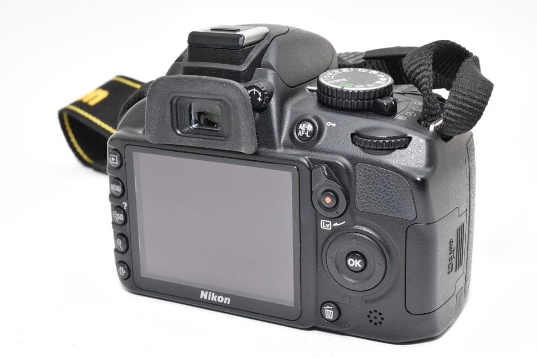 【極美品・シャッター数2214回】Nikon D3100 レンズキット