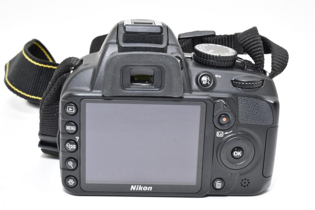 【極美品・シャッター数2214回】Nikon D3100 レンズキット