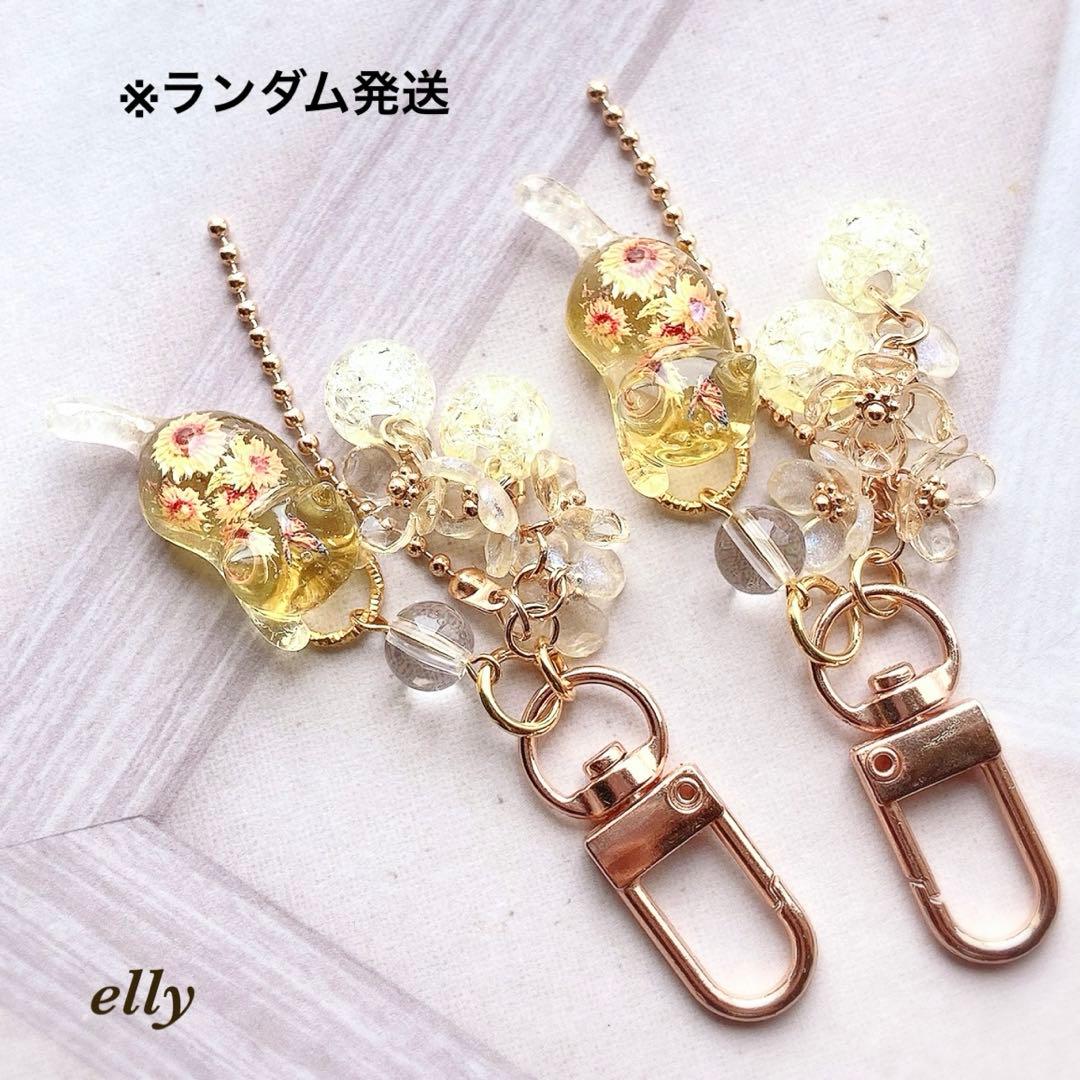 【ゼロ様】1431.手染めビーズ　マーメイド　じゃれ猫　レジン　キーホルダー