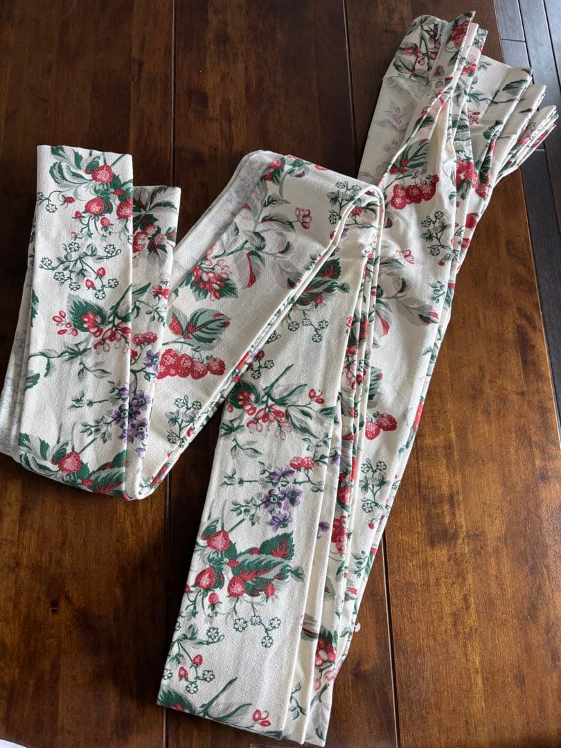 ローラアシュレイ　サンプルカーテン　ブランブル