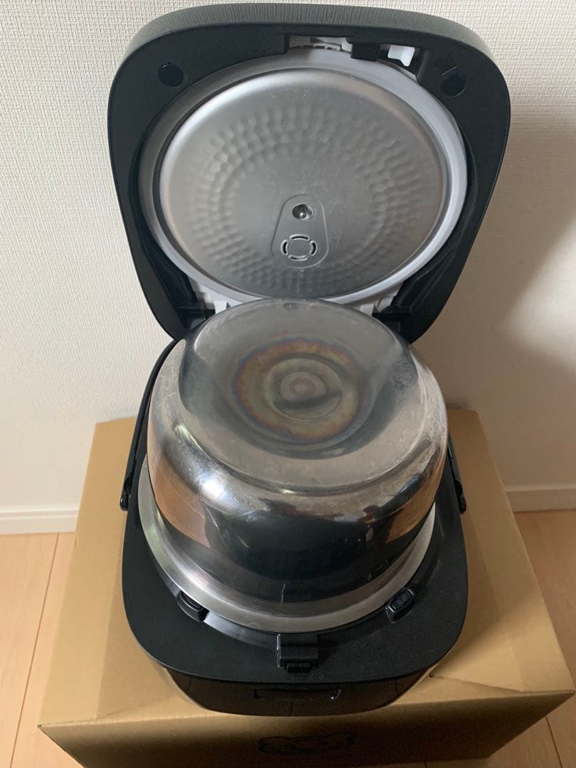 2024年製 Panasonic SR-FE101 炊飯器