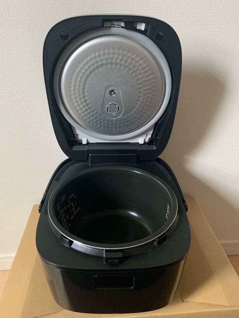 2024年製 Panasonic SR-FE101 炊飯器