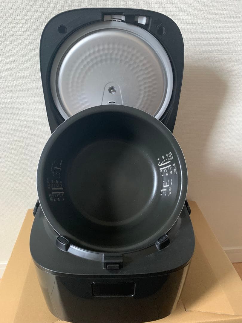 2024年製 Panasonic SR-FE101 炊飯器