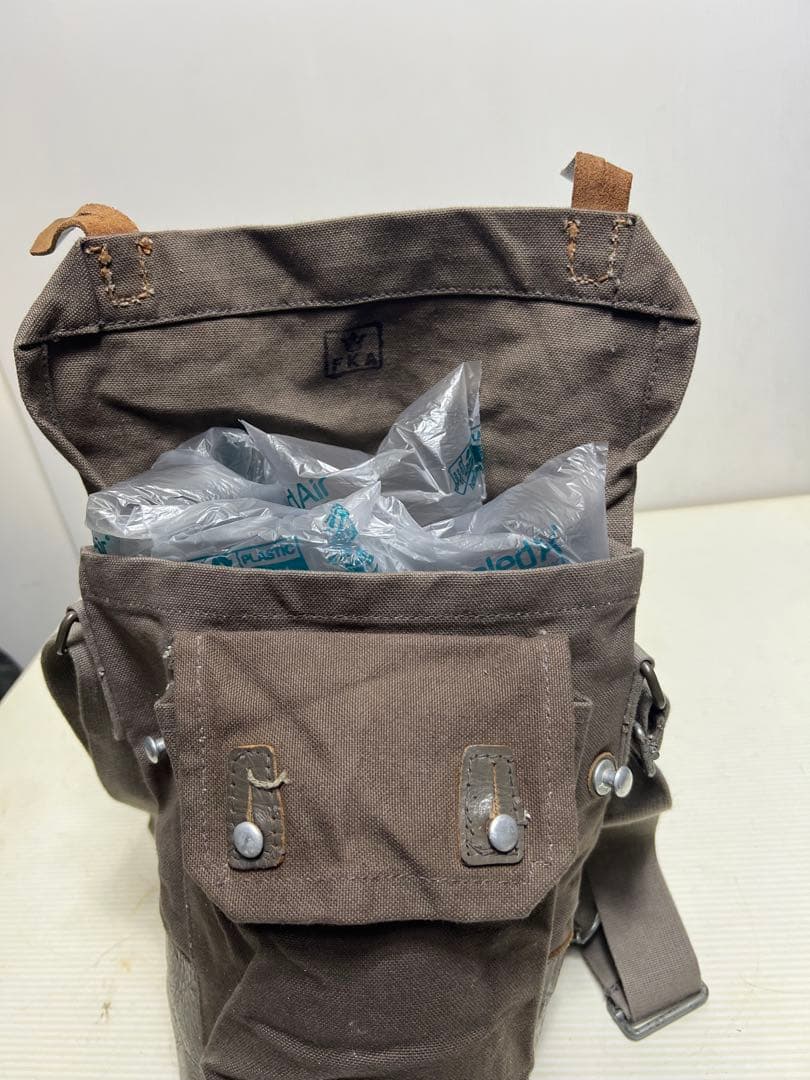 ミリタリーバック ビンテージレザー（スウェーデン軍）放出品