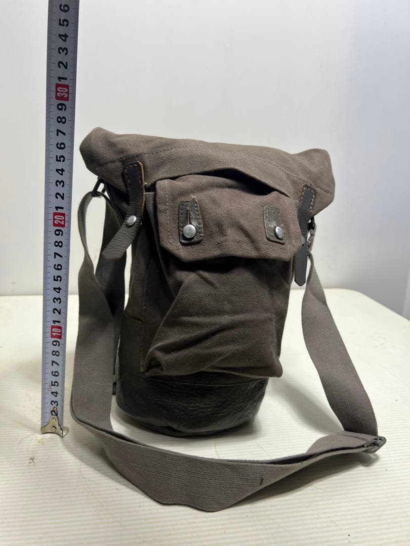 ミリタリーバック ビンテージレザー（スウェーデン軍）放出品