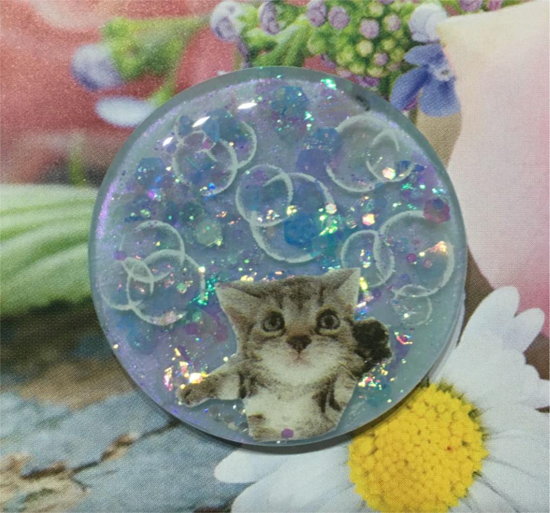 レジンヘアゴム、もうちょっとで届くよ！猫ちゃん