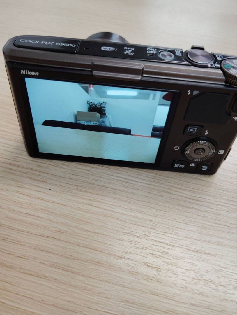 【動作確認済】Nikon COOLPIX S9500 セピアブラウン　充電器あり