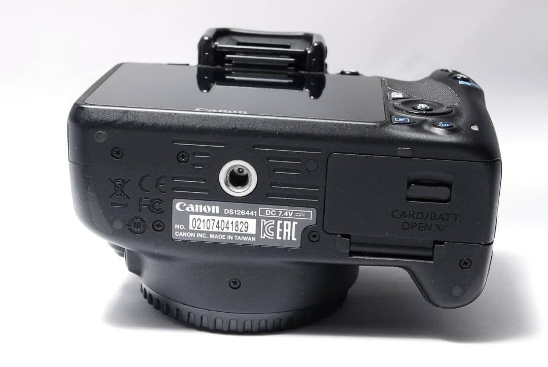 【決算セール】Canon Kiss X7 一眼レフカメラ 新品級 すぐ使える