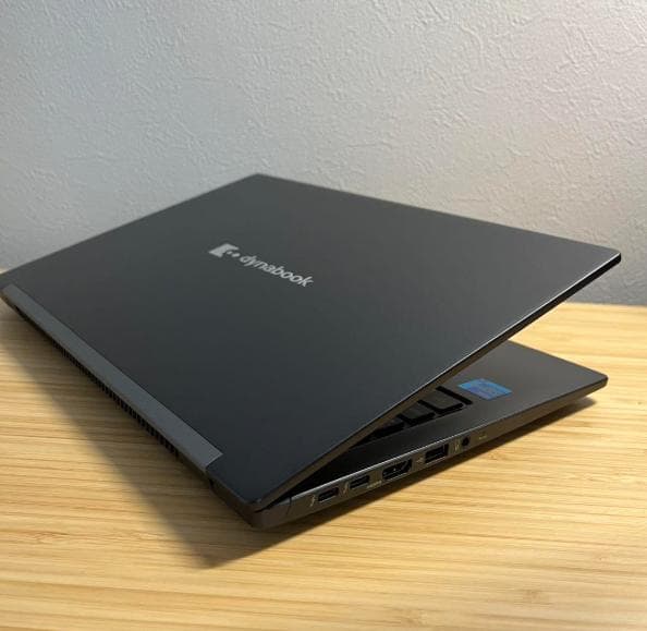 美品 東芝 2022年モデル 第11世代 i5 FHD 16GB 軽型