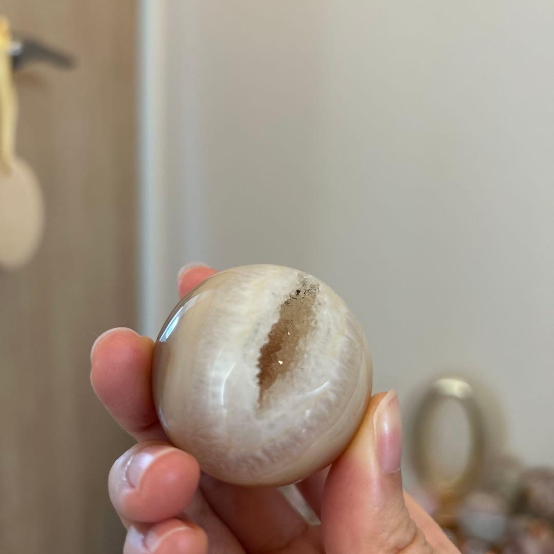 【笑い口 結晶】瑪瑙 スフィア 40ミリ