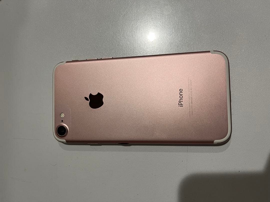Apple iPhone 7 ローズゴールド