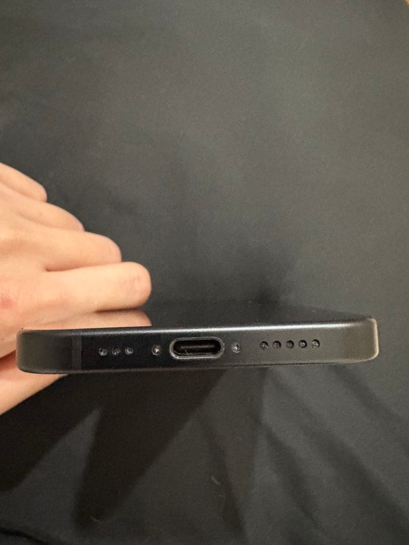 【超美品】iPhone 15 黒 128GB バッテリー100％