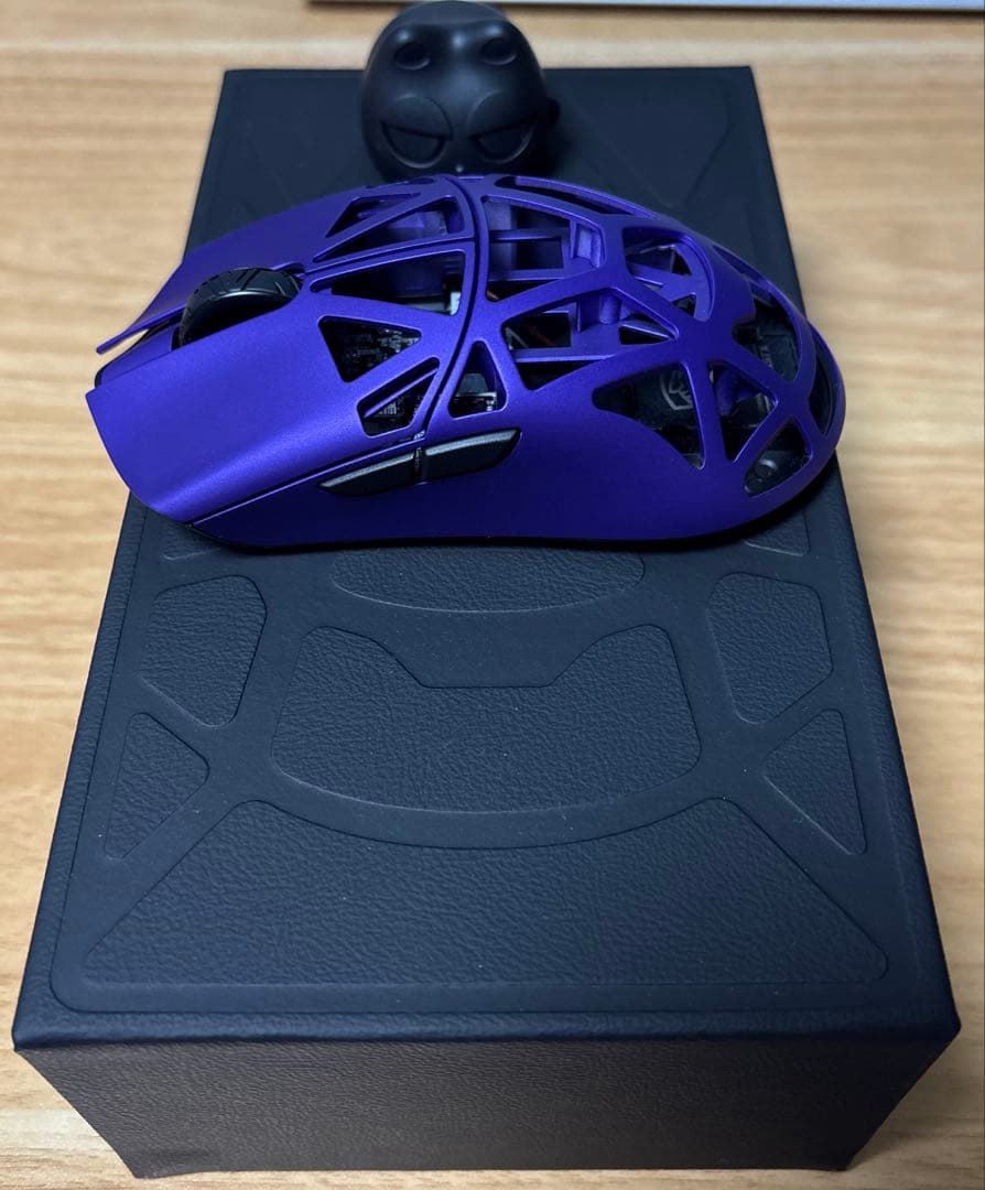 WLMOUSE Beast X Pro purple サイド穴なし