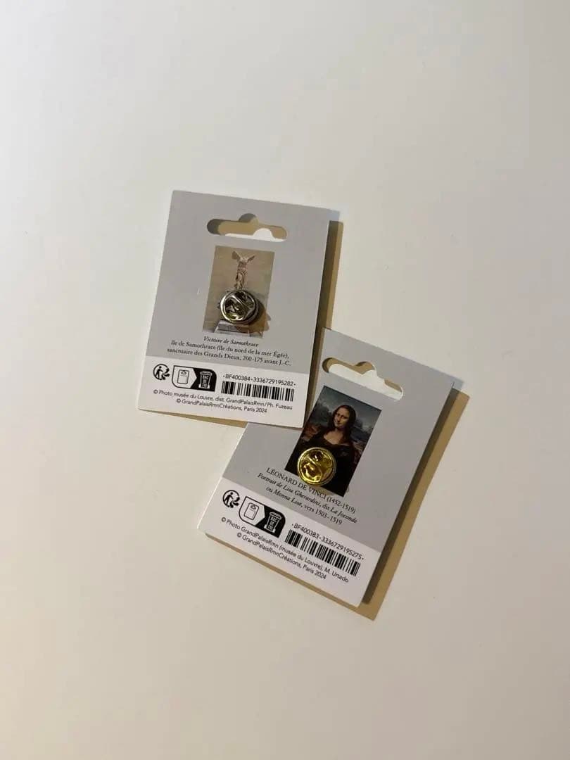 LOUVRE ルーブル美術館　ピンバッジ　2点セット