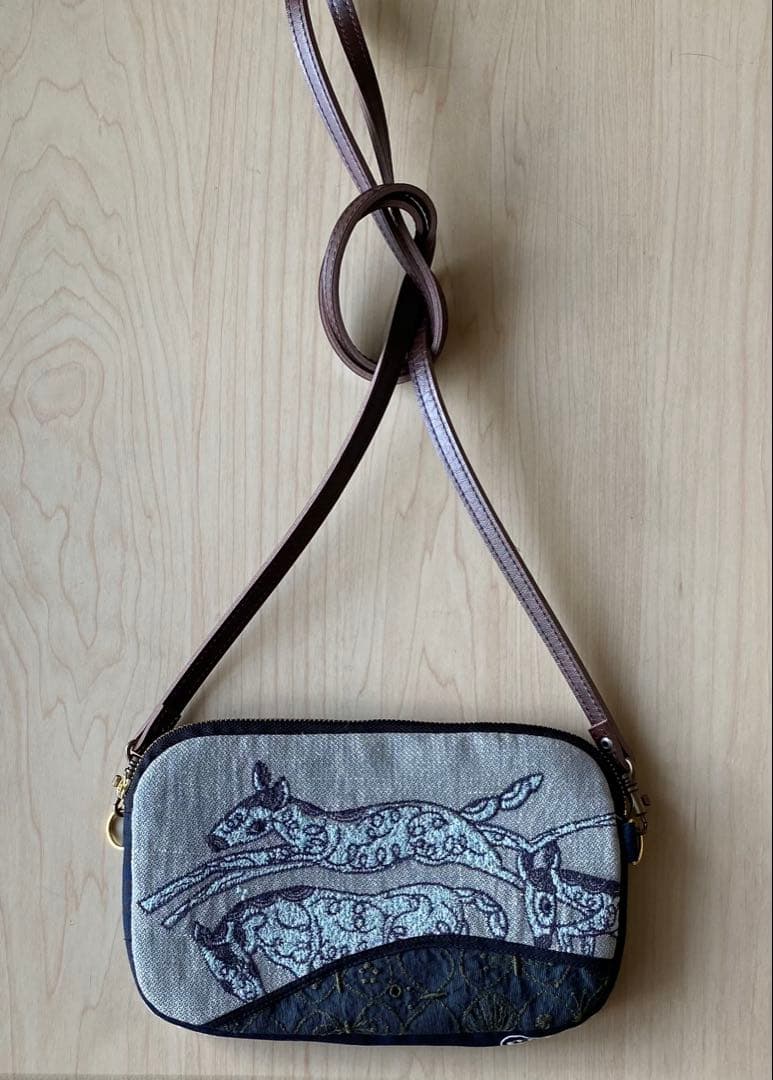 ラウンドポーチ(サコッシュ、通帳 　　　　　　　お薬手帳対応)