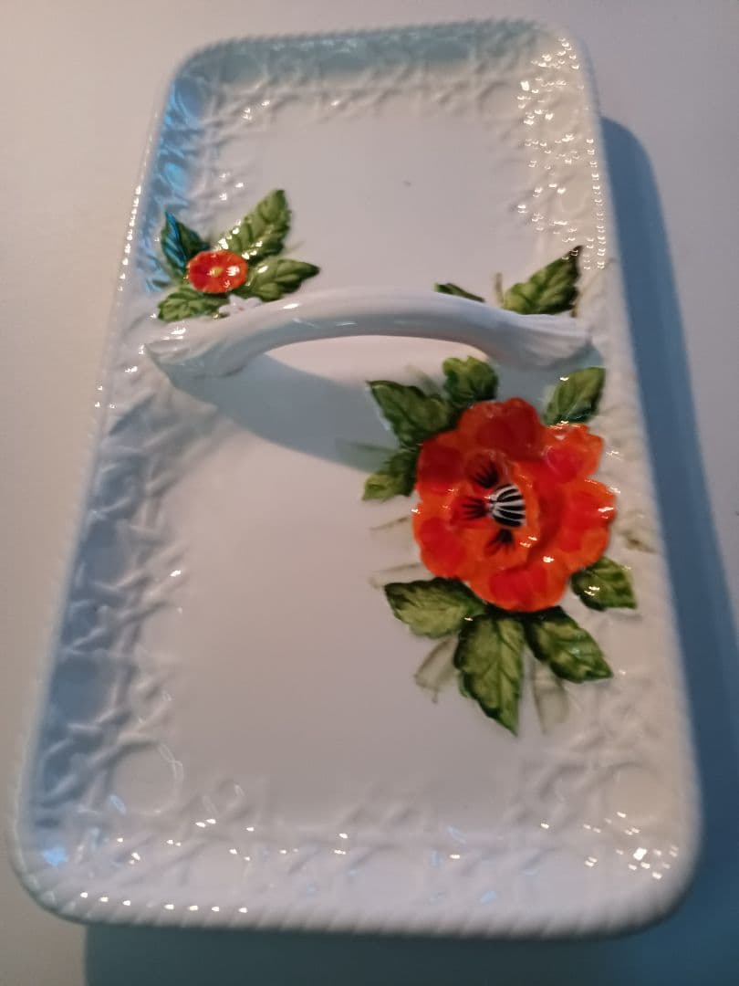花柄　オーバルプレート　菓子プレート　インテリア　ケンダルマグカップオマケ