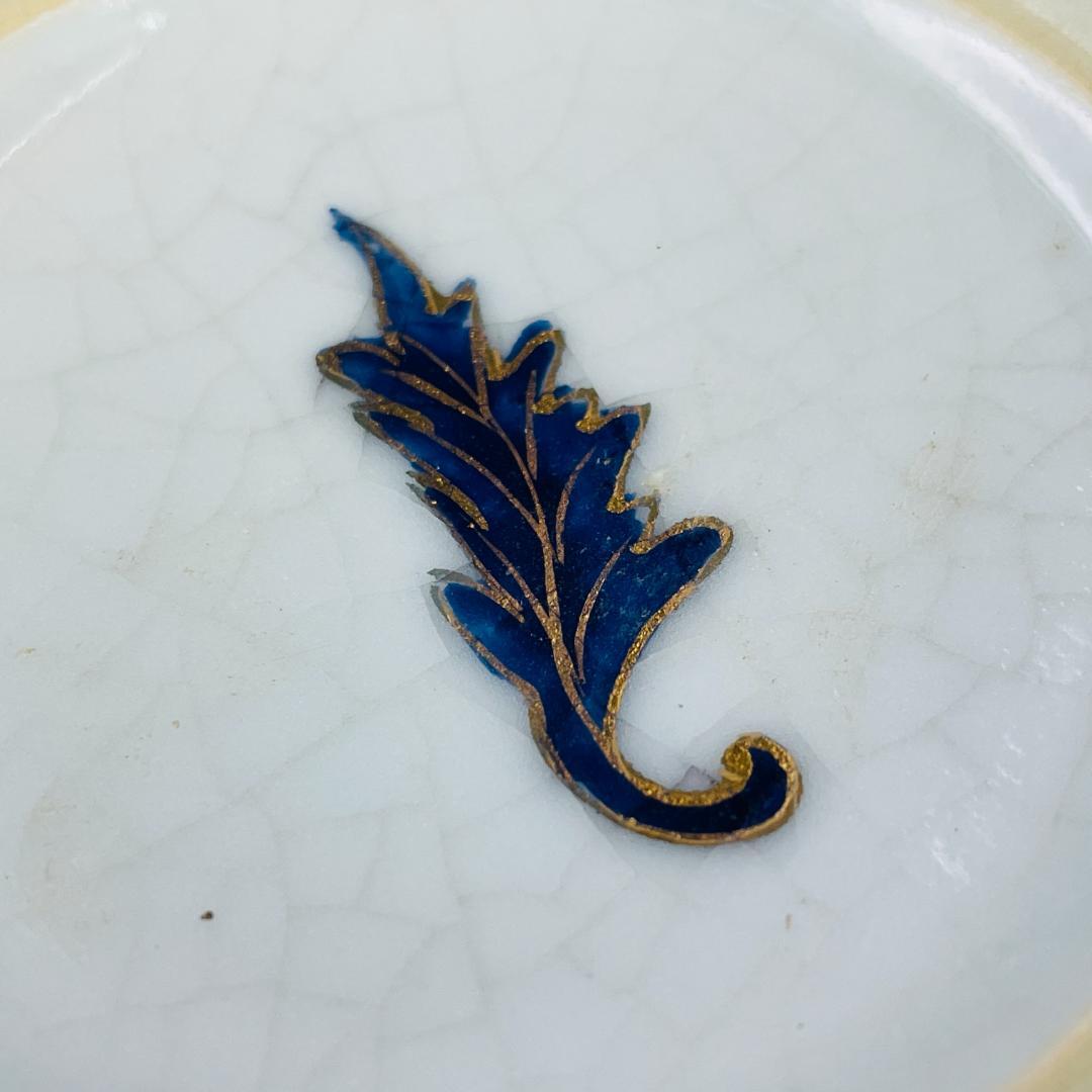 古伊万里 色絵金彩 唐草文 蓮花鳥図 深鉢 明治時代 上手物 R8SB64