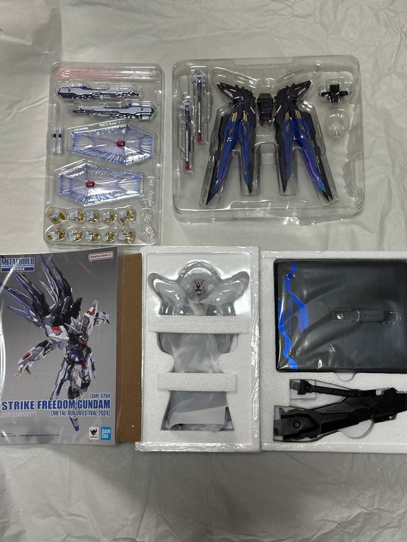 メタルビルド L BUILD ストライクフリーダム2024 光の翼セット