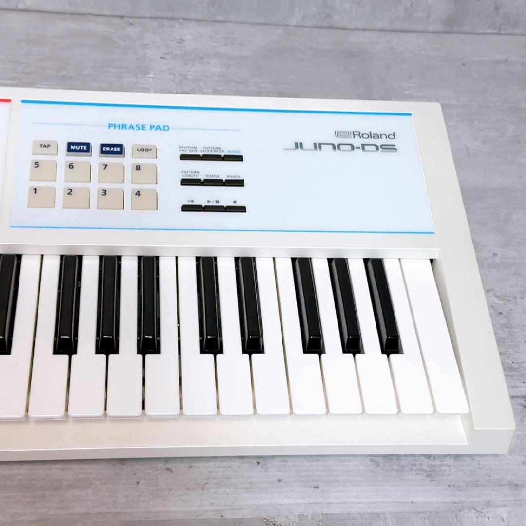 美品! Roland ローランド JUNO-DS61 ホワイト　付属品あり