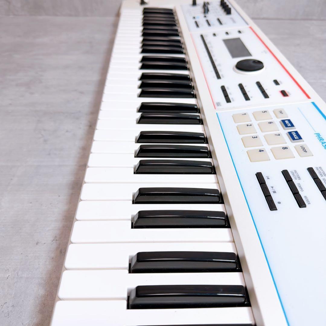 美品! Roland ローランド JUNO-DS61 ホワイト　付属品あり