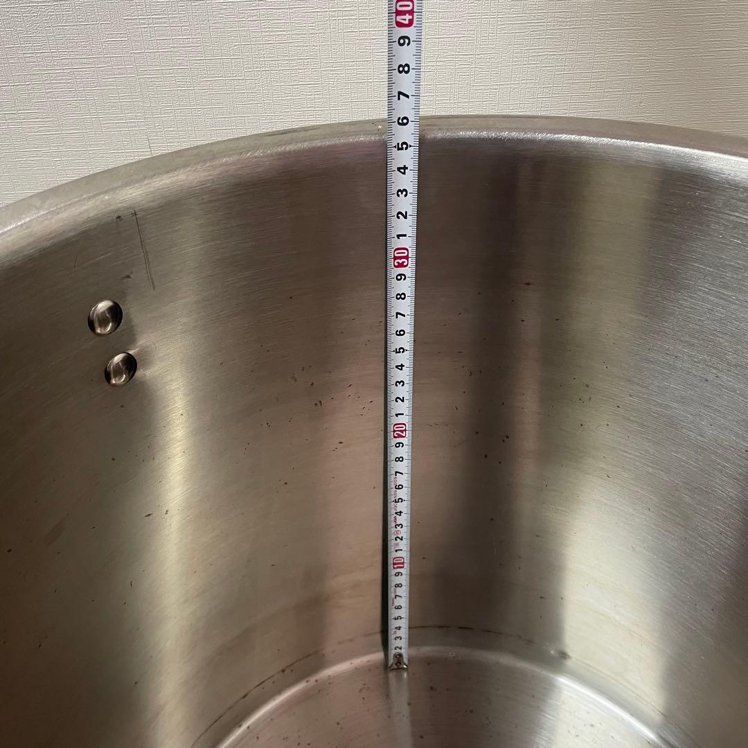 ステンレス製寸胴鍋 大容量 蓋付き　３０Ｌ