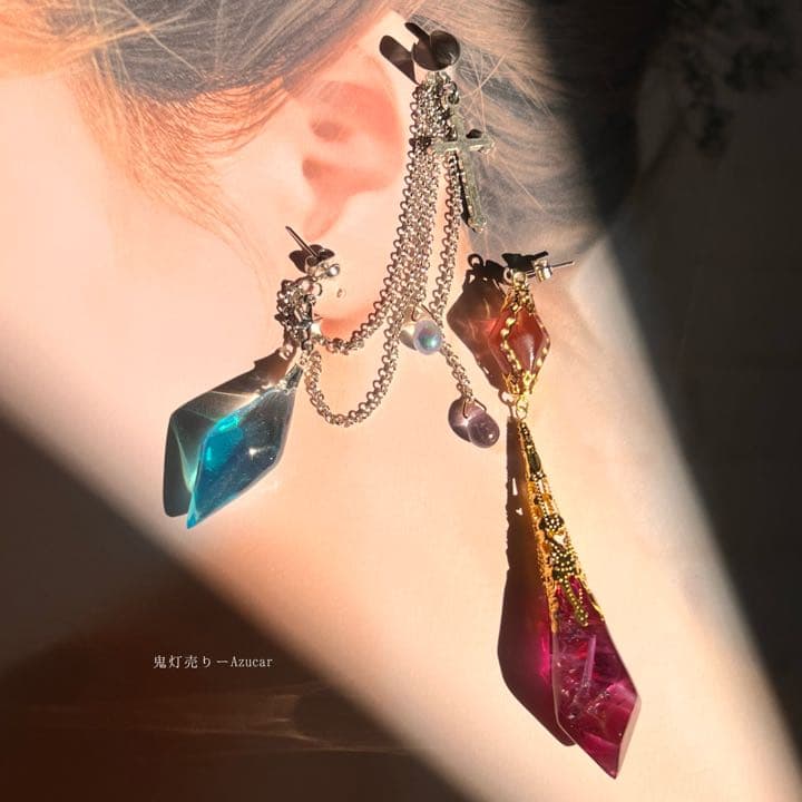 紅ペンデュラムと水色鉱物のイヤーカフと十字架と雫付き☆