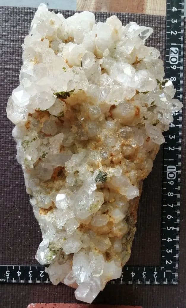 水晶 エピドート 共生クラスター（グリーントルマリン）　1.6kg ーt625