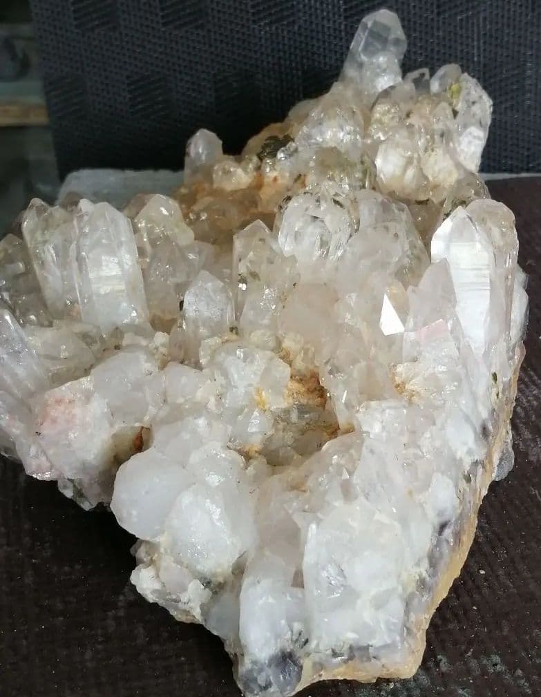 水晶 エピドート 共生クラスター（グリーントルマリン）　1.6kg ーt625