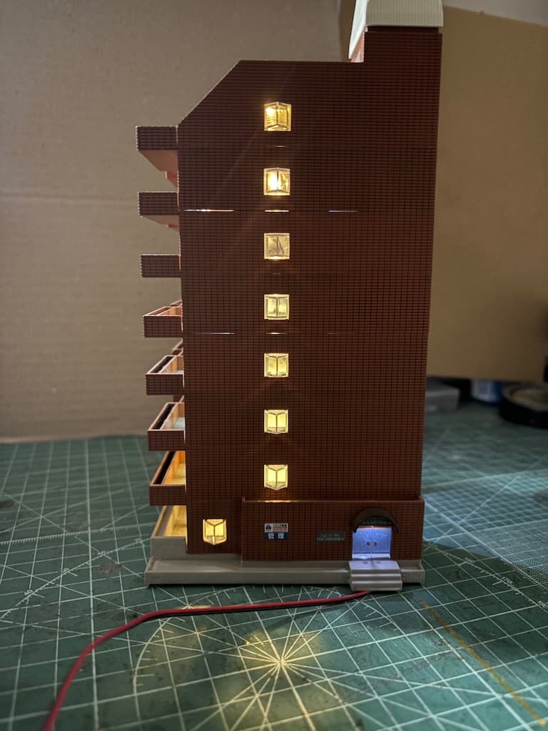 トミックス Tomix 4234　マンション　塗装済み　LED ライト点灯化
