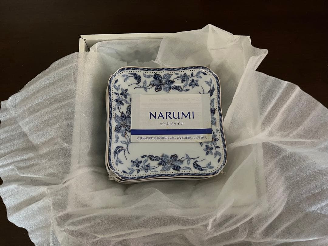 【多数まとめ売り】NARUMI ボーンチャイナ　カップ＆ソーサー、デザート皿など