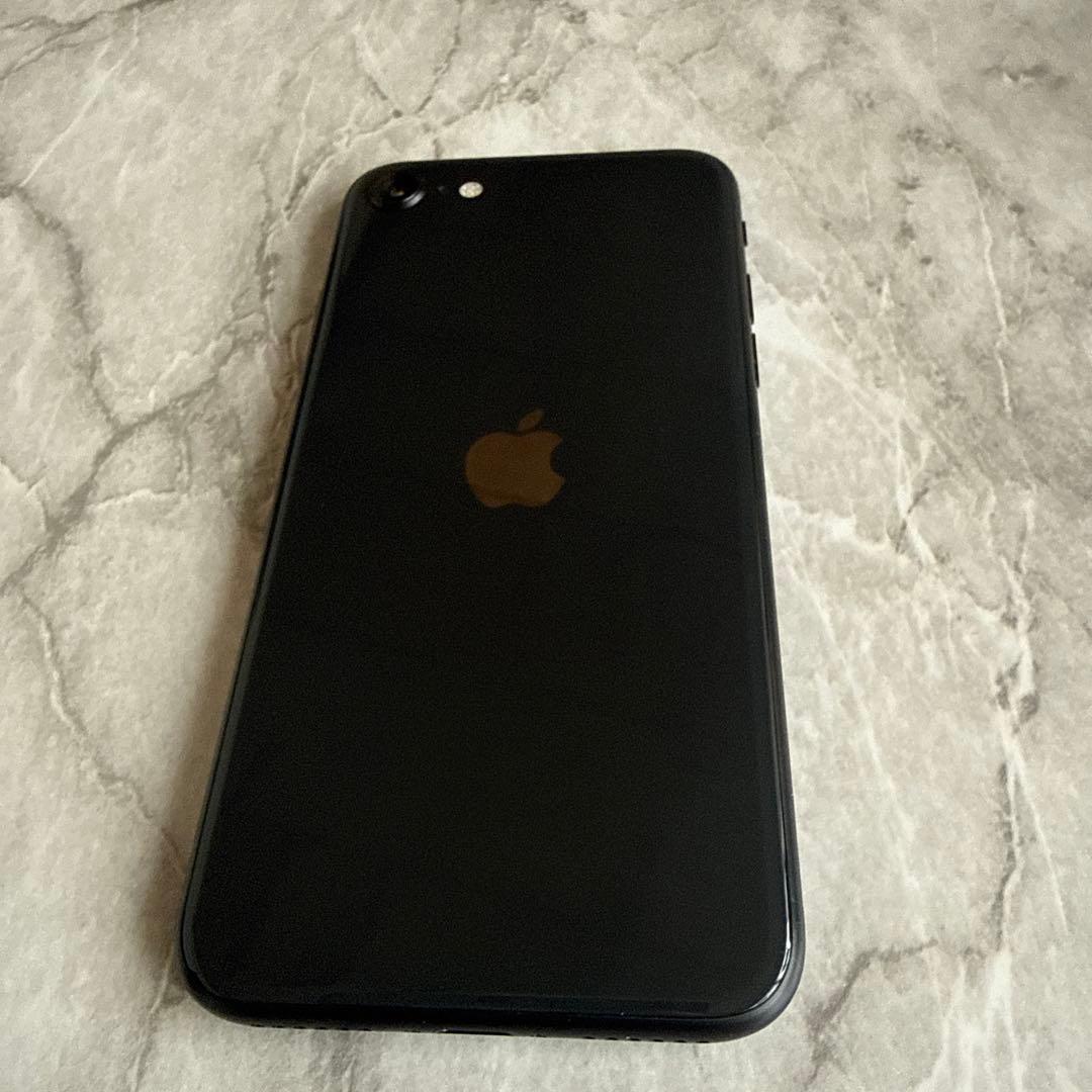 iPhoneSE2 64GB ブラック SIMロック解除済み