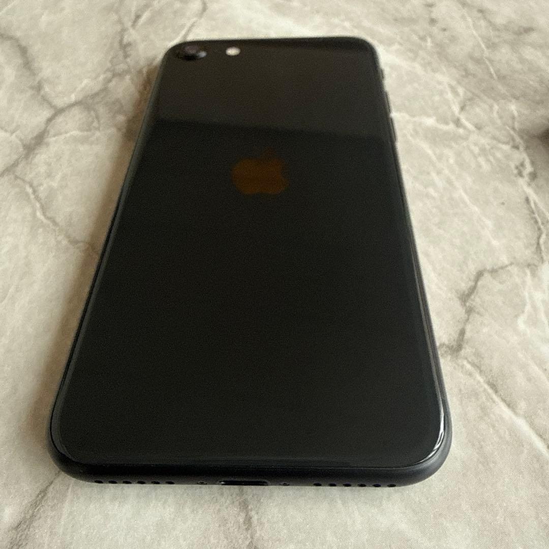 iPhoneSE2 64GB ブラック SIMロック解除済み
