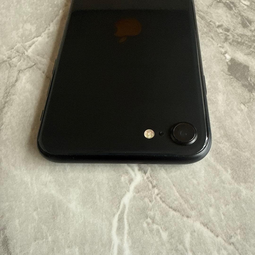 iPhoneSE2 64GB ブラック SIMロック解除済み