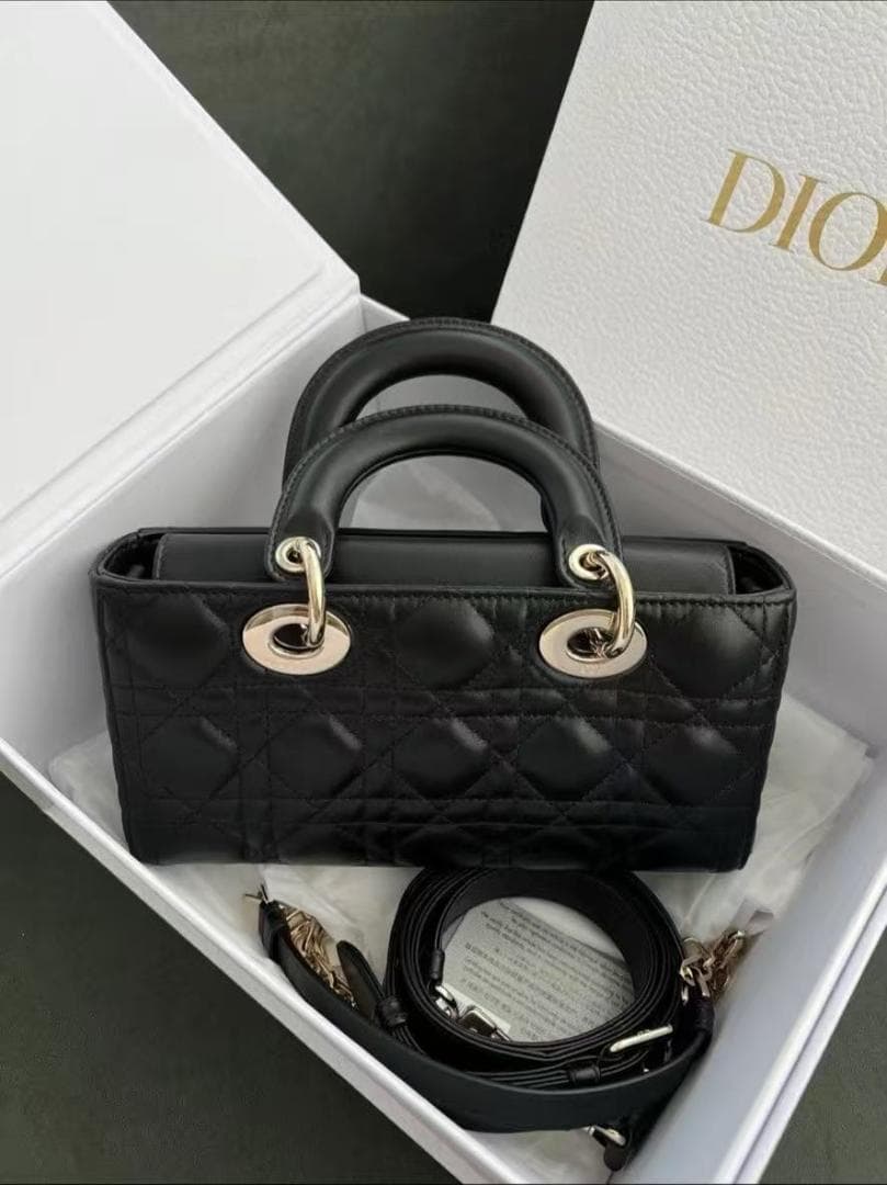 【美品】D.i.o.r~ ブラックレザー ショルダーバッグ~**！