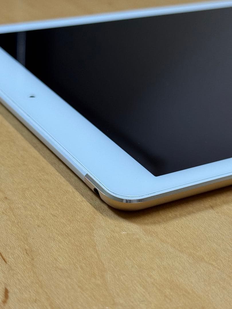 iPad本体 iPad Air2 Wi-Fi + Cellular 16GB