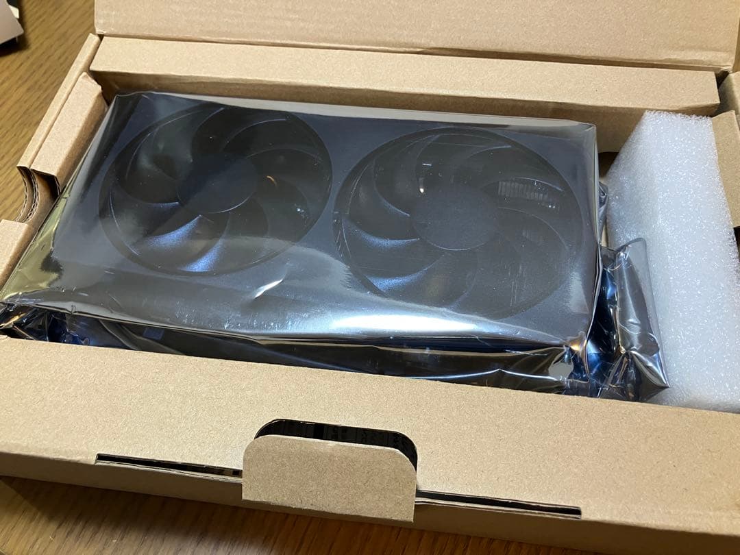 お値下げ中！【新品•未使用、レシート原本付】玄人志向　RX9060XT 16GB