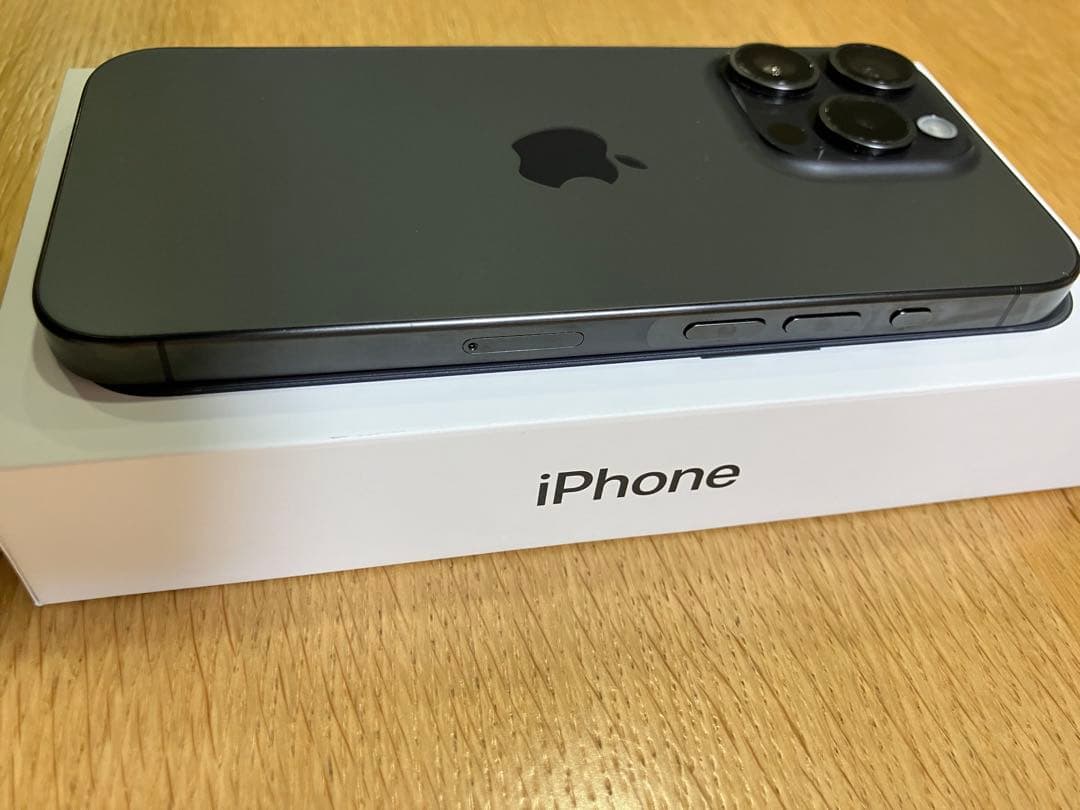 iPhone 15 Pro 128GB ブラックチタニウム SIMフリー