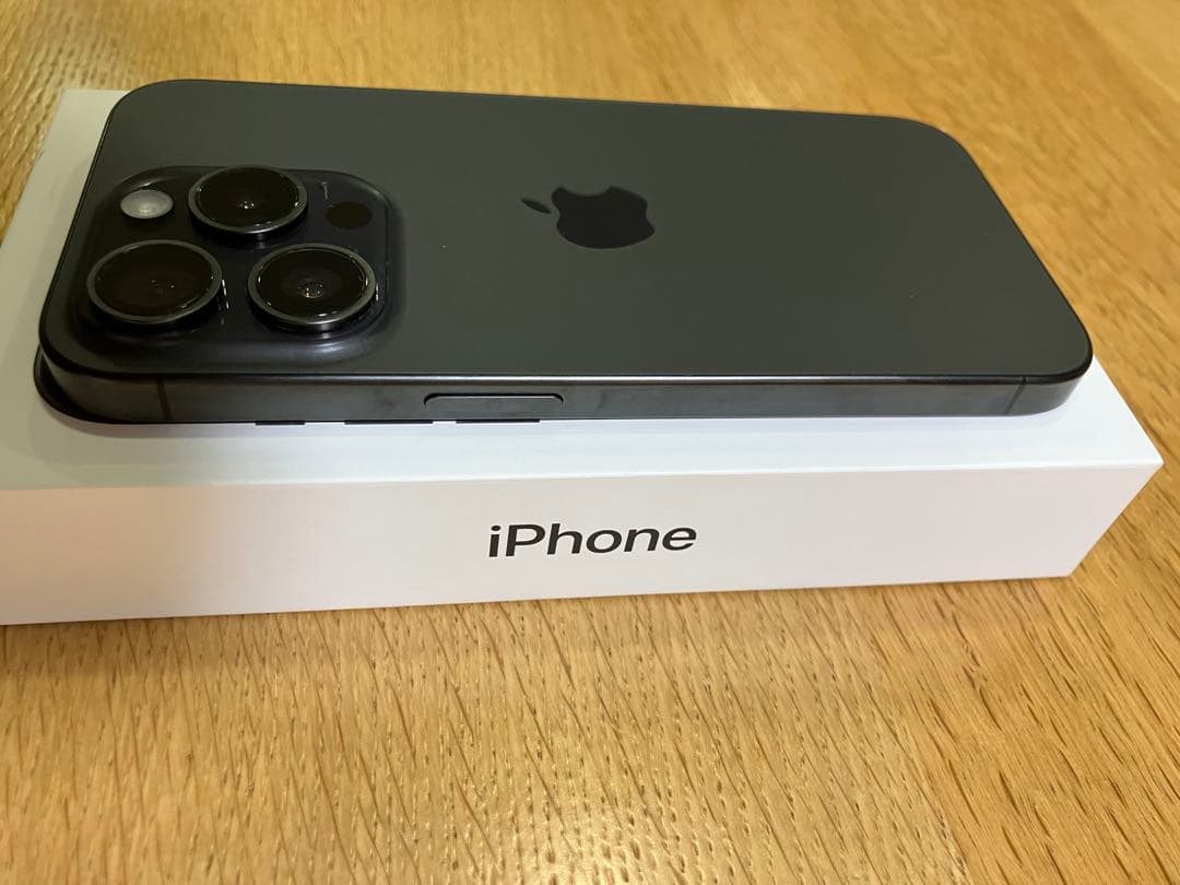 iPhone 15 Pro 128GB ブラックチタニウム SIMフリー