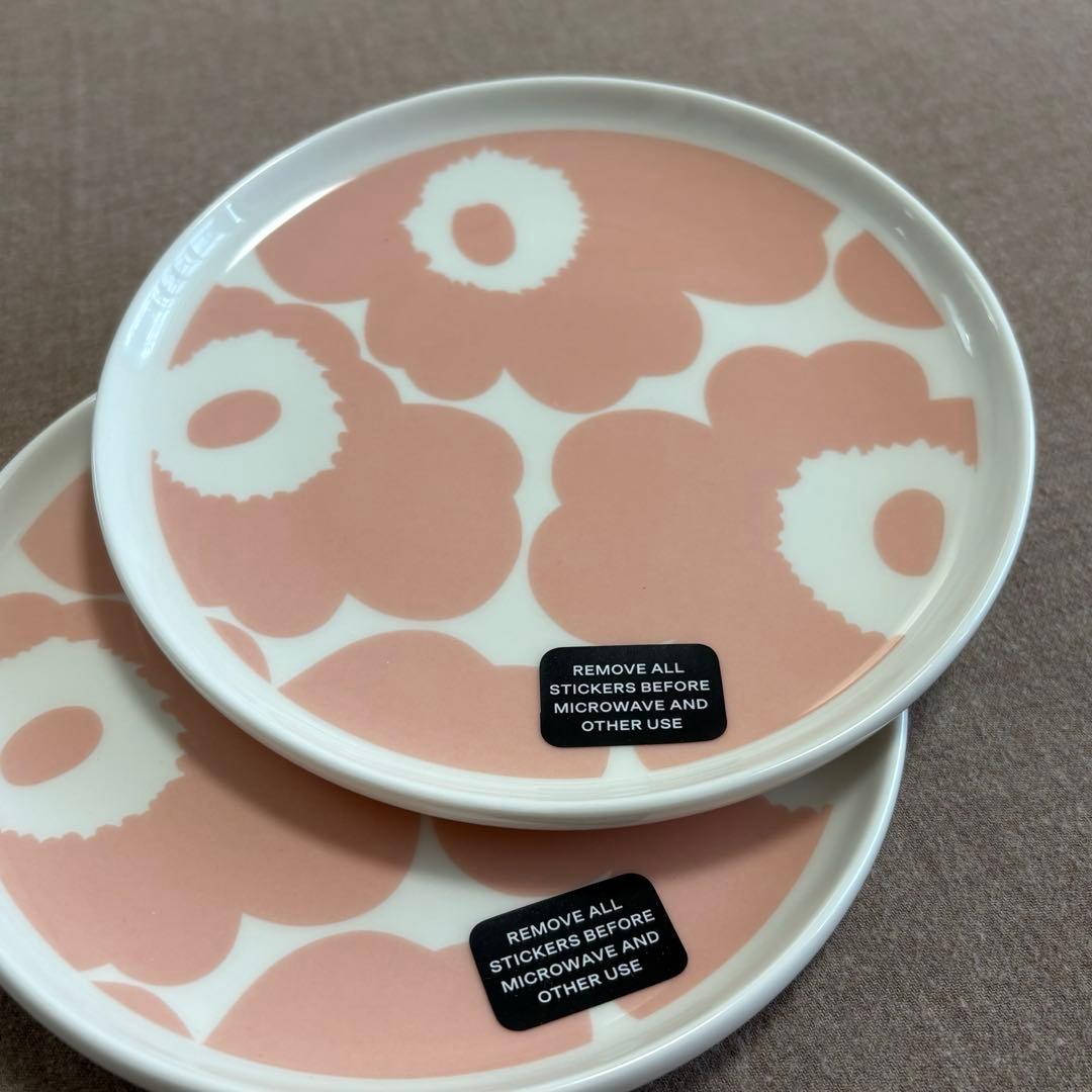 マリメッコ【marimekko】ウニッコ　プレート２枚