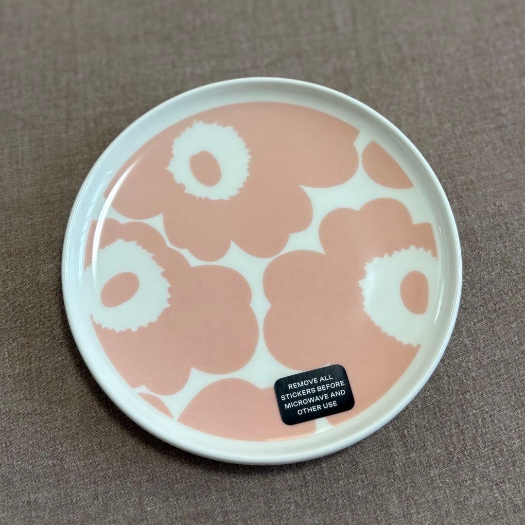 マリメッコ【marimekko】ウニッコ　プレート２枚