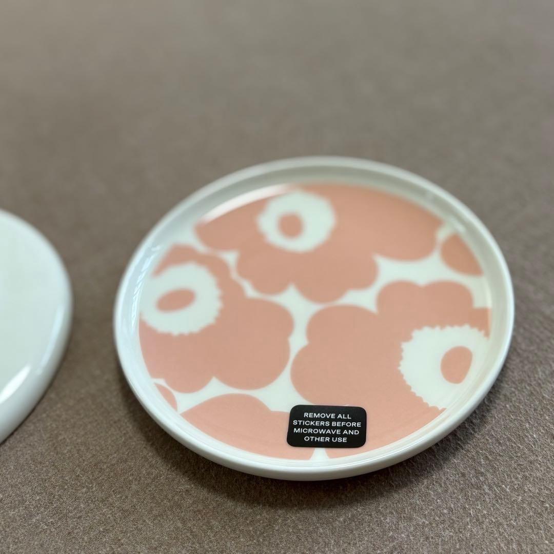 マリメッコ【marimekko】ウニッコ　プレート２枚