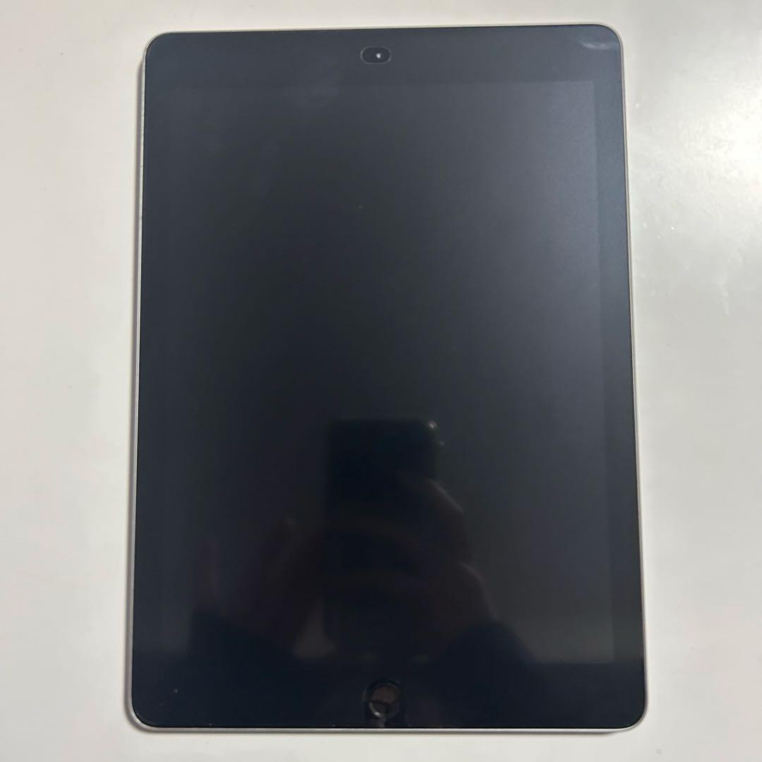 iPad (第6世代) Wi-Fi モデル 32GB/スペースグレイ