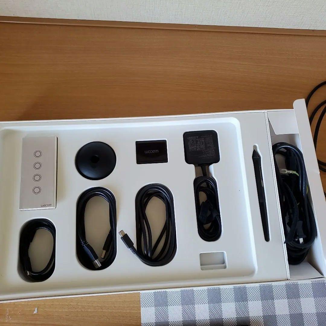 液タブ・ペンタブ Wacom Cintiq Pro 16 DTH1620/K0