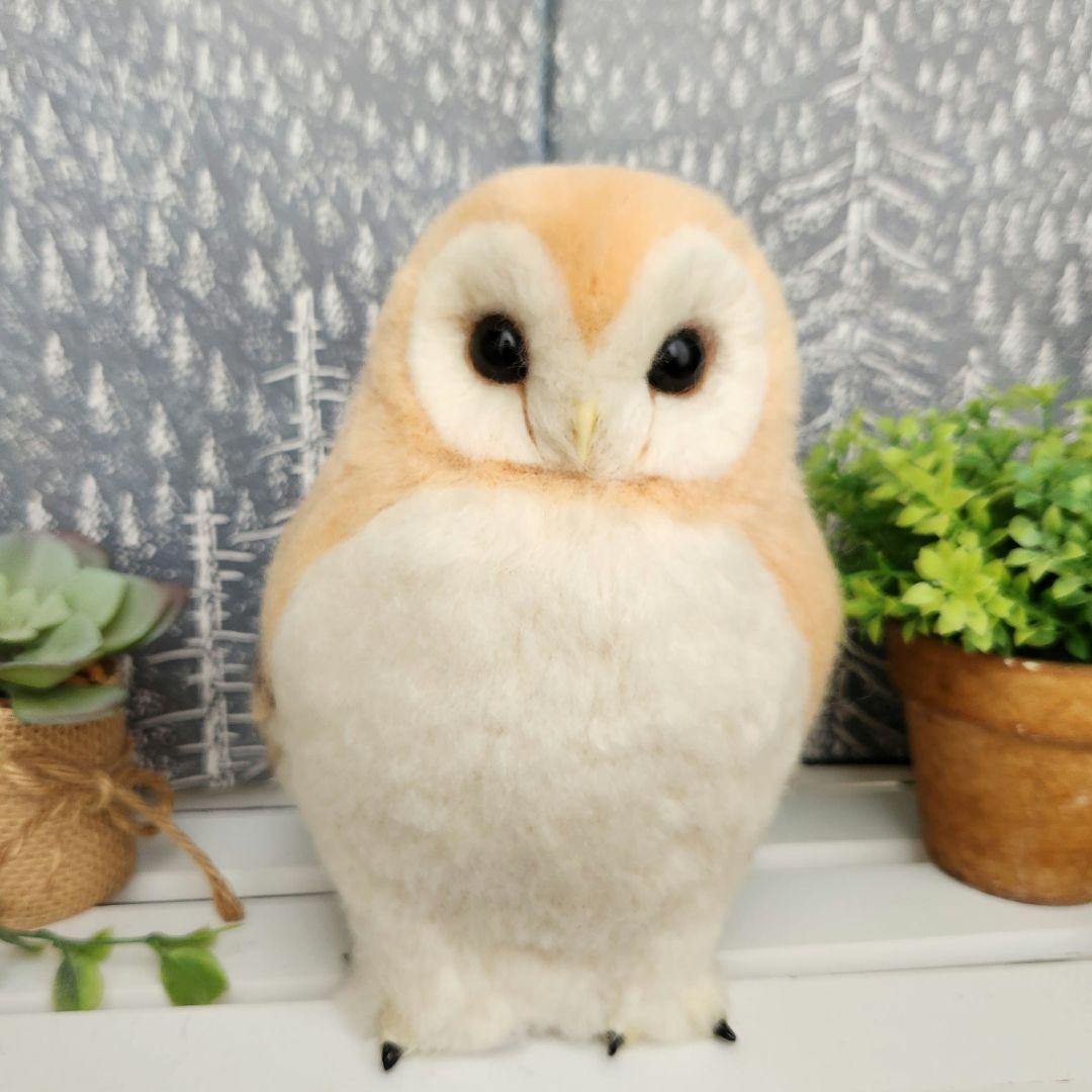 羊毛フェルト 置物　メンフクロウ　 約18cm