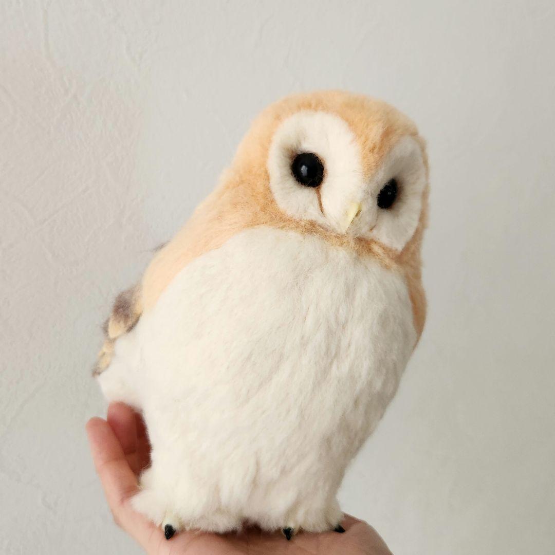 羊毛フェルト 置物　メンフクロウ　 約18cm