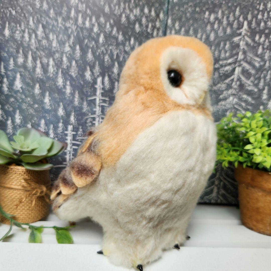 羊毛フェルト 置物　メンフクロウ　 約18cm